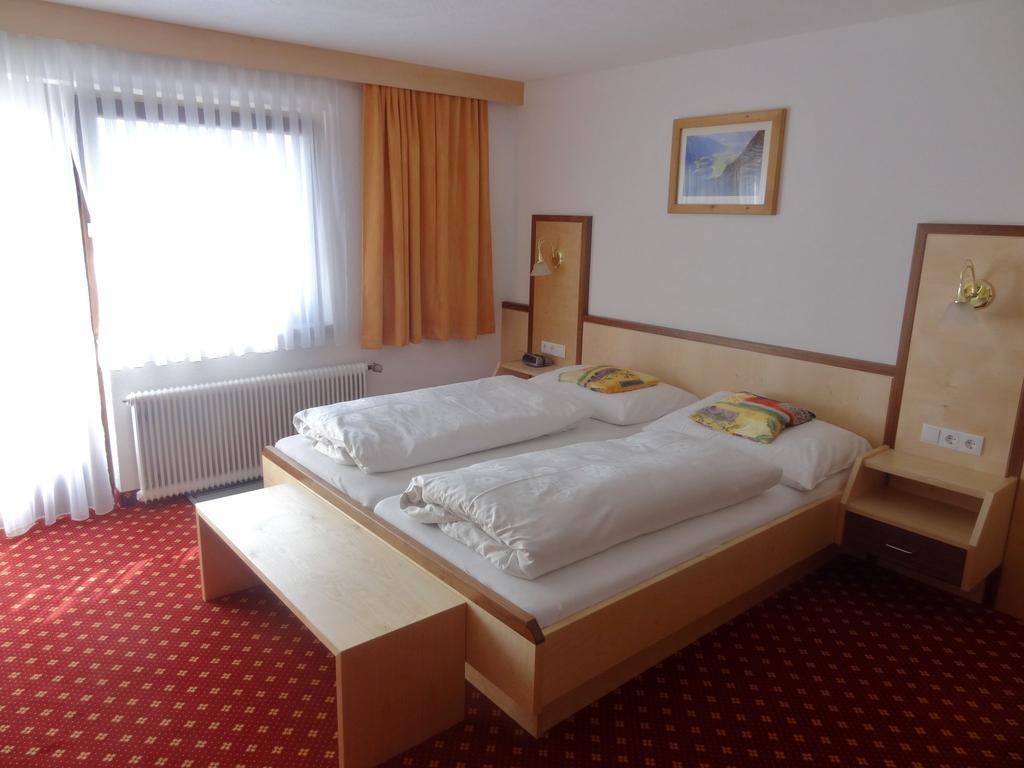 Pension Schoepf Арцль-ім-Пітцталь Номер фото